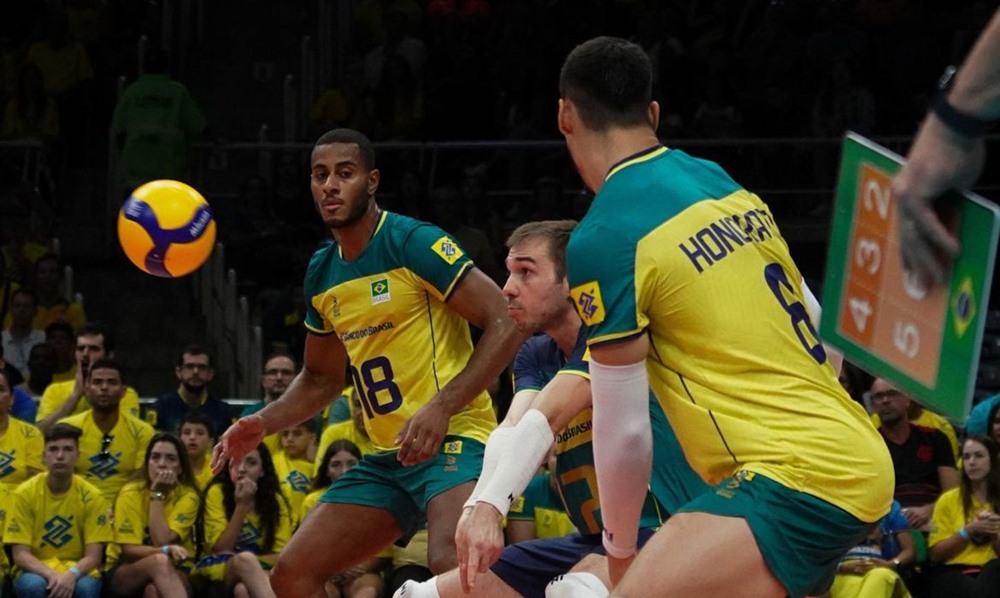 Ir para  <p><big>A sele&ccedil;&atilde;o brasileira de v&ocirc;lei masculino venceu a It&aacute;lia por 3 sets a 2 e se garantiu nos Jogos Ol&iacute;mpicos de Paris 2024.&nbsp;<img...